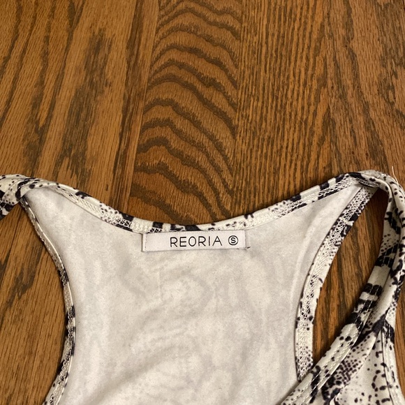 Three body suits - Picture 5 of 5